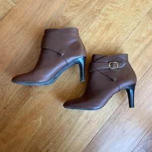 Women's Banana Republic "Silvie" Bootie Heel Size 8